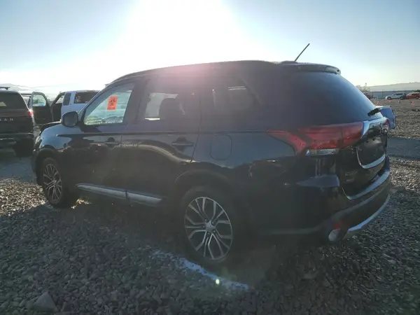 JA4AZ3A34GZ005240 2016 MITSUBISHI OUTLANDER - Image 2
