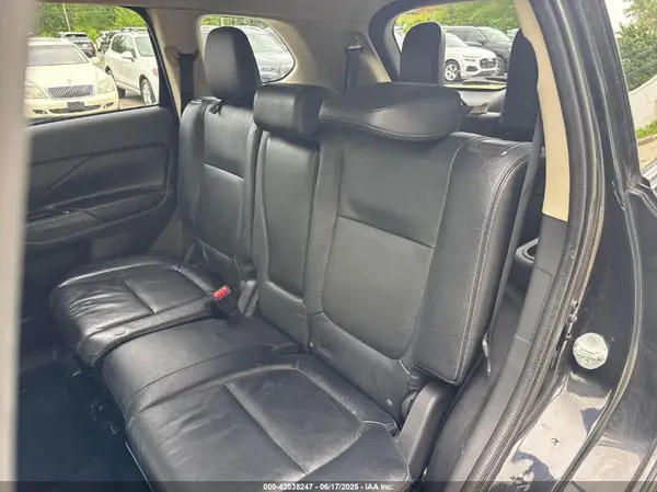 JA4AZ3A34GZ005934 2016 MITSUBISHI OUTLANDER - Image 8