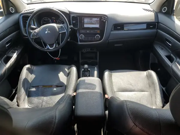 JA4AZ3A34GZ007201 2016 MITSUBISHI OUTLANDER - Image 8
