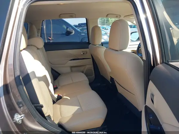 JA4AZ3A34GZ008736 2016 MITSUBISHI OUTLANDER - Image 8
