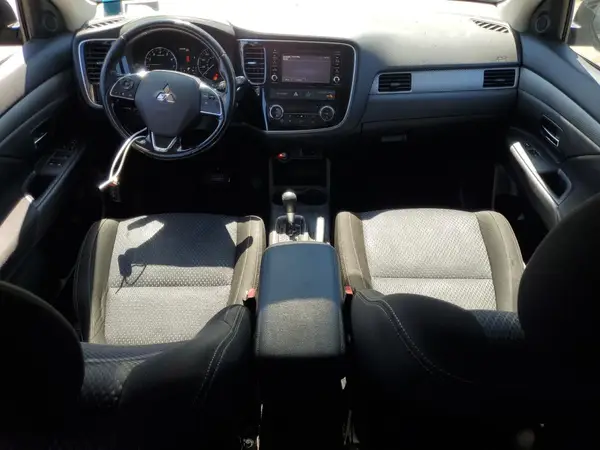 JA4AZ3A34GZ011541 2016 MITSUBISHI OUTLANDER - Image 8