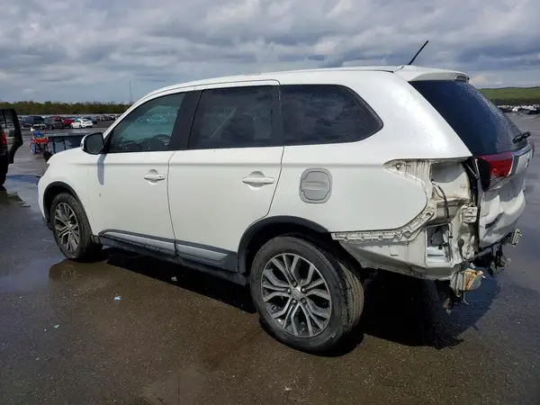 JA4AZ3A34GZ011944 2016 MITSUBISHI OUTLANDER - Image 2