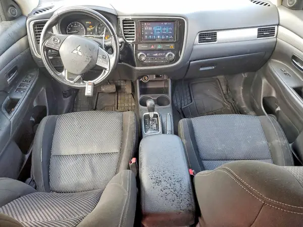 JA4AZ3A34GZ011944 2016 MITSUBISHI OUTLANDER - Image 8