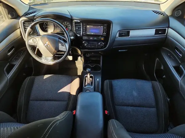 JA4AZ3A34GZ016898 2016 MITSUBISHI OUTLANDER - Image 8