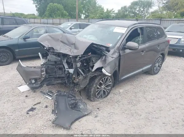 JA4AZ3A34GZ017940 2016 MITSUBISHI OUTLANDER - Image 2
