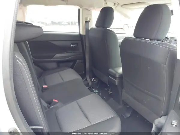 JA4AZ3A34GZ024872 2016 MITSUBISHI OUTLANDER - Image 8