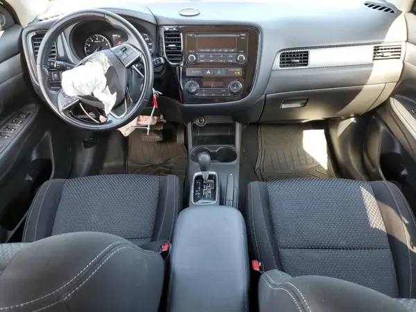 JA4AZ3A34GZ032695 2016 MITSUBISHI OUTLANDER - Image 8