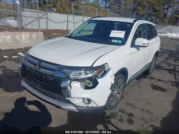 JA4AZ3A34GZ035189 2016 MITSUBISHI OUTLANDER - Image 2