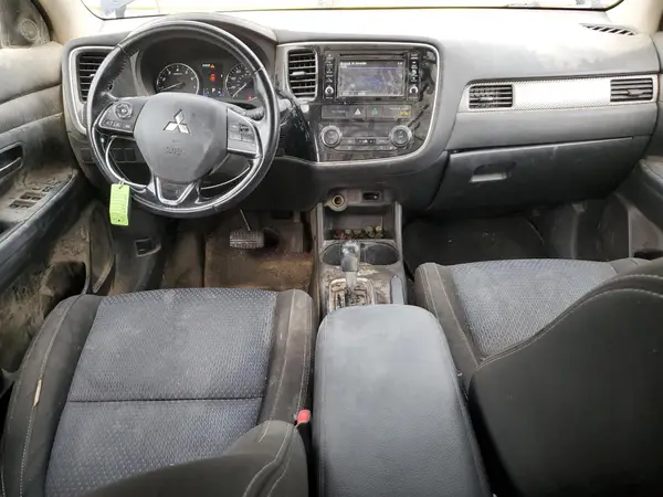 JA4AZ3A34GZ040358 2016 MITSUBISHI OUTLANDER - Image 8