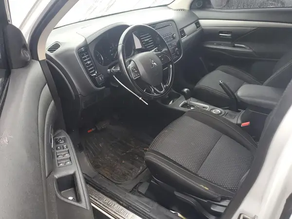 JA4AZ3A34GZ042773 2016 MITSUBISHI OUTLANDER - Image 8