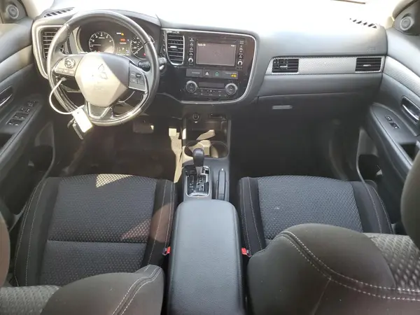 JA4AZ3A34GZ045964 2016 MITSUBISHI OUTLANDER - Image 8