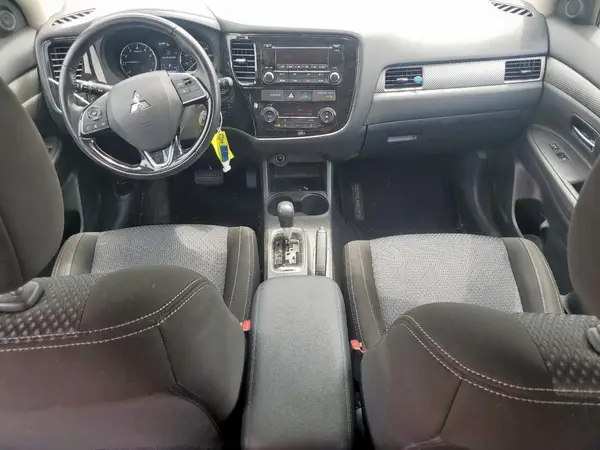 JA4AZ3A34GZ048041 2016 MITSUBISHI OUTLANDER - Image 8