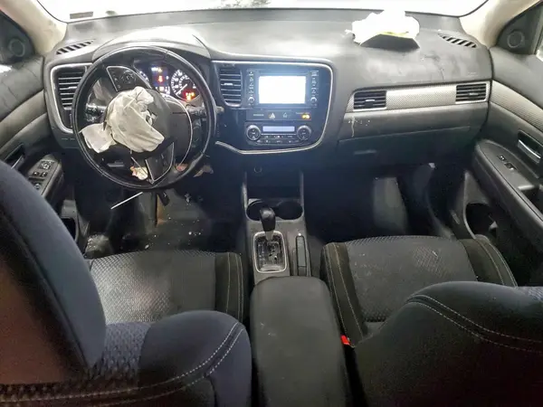 JA4AZ3A34GZ055622 2016 MITSUBISHI OUTLANDER - Image 8