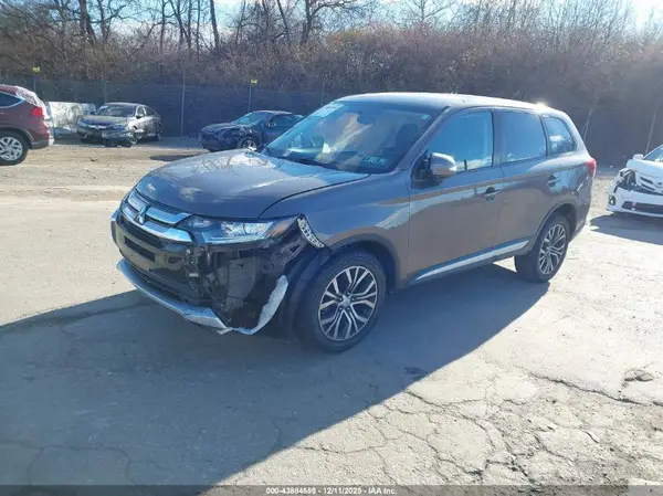 JA4AZ3A34GZ061226 2016 MITSUBISHI OUTLANDER - Image 2