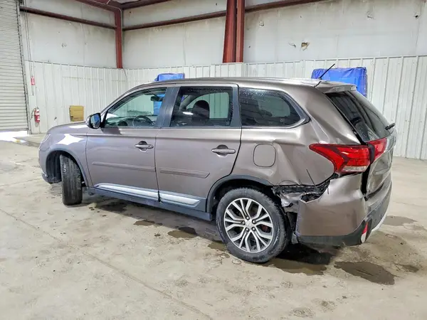JA4AZ3A34GZ062652 2016 MITSUBISHI OUTLANDER - Image 2