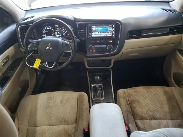 JA4AZ3A34HZ008995 2017 MITSUBISHI OUTLANDER - Image 8