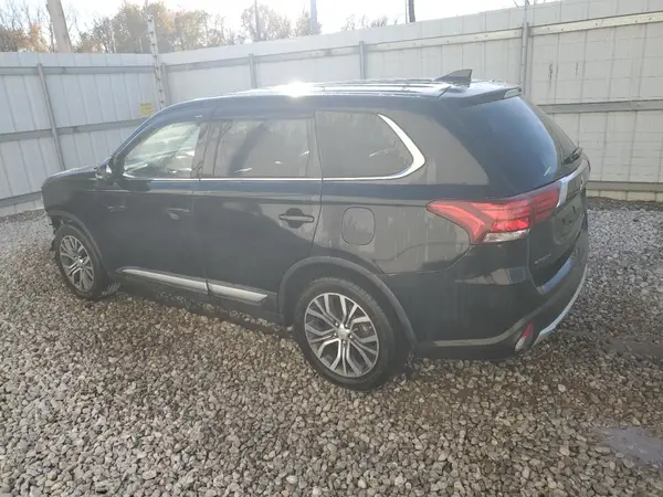JA4AZ3A34HZ011105 2017 MITSUBISHI OUTLANDER - Image 2