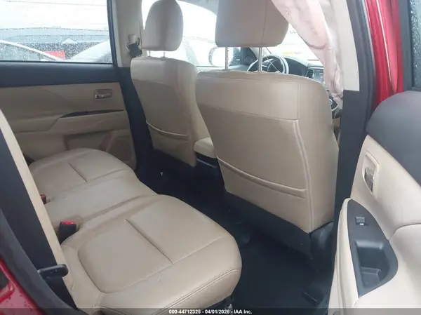 JA4AZ3A34HZ011833 2017 MITSUBISHI OUTLANDER - Image 8