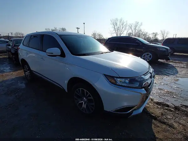 JA4AZ3A34HZ013064 2017 MITSUBISHI OUTLANDER - Image 1