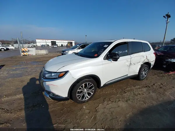 JA4AZ3A34HZ013064 2017 MITSUBISHI OUTLANDER - Image 2