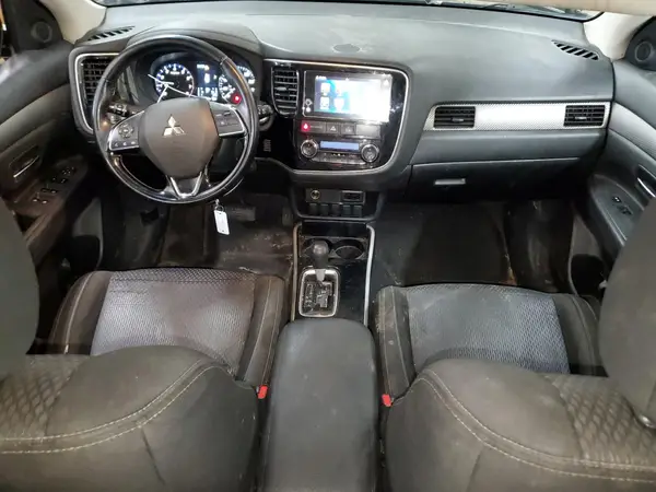 JA4AZ3A34HZ014179 2017 MITSUBISHI OUTLANDER - Image 8