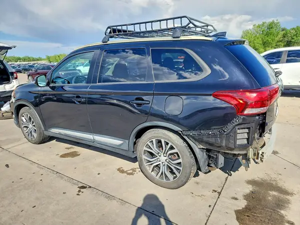 JA4AZ3A34HZ020807 2017 MITSUBISHI OUTLANDER - Image 2