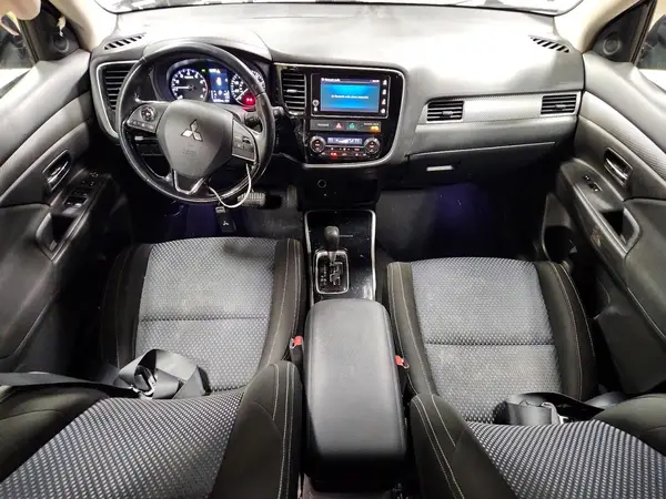 JA4AZ3A34HZ028163 2017 MITSUBISHI OUTLANDER - Image 8