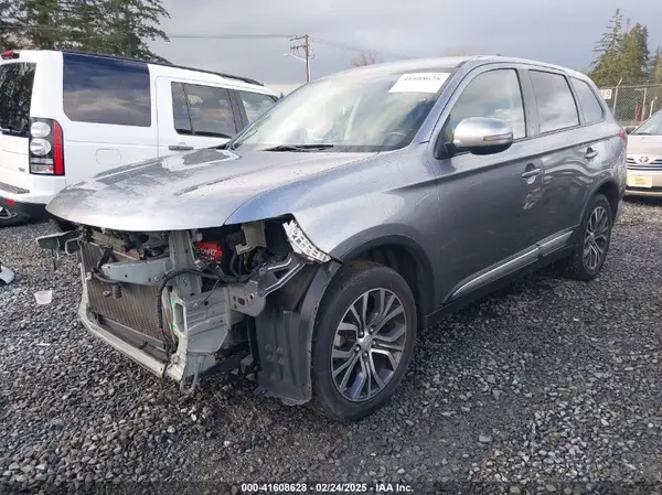 JA4AZ3A34HZ033833 2017 MITSUBISHI OUTLANDER - Image 2