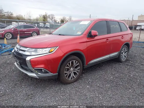 JA4AZ3A34HZ038160 2017 MITSUBISHI OUTLANDER - Image 2