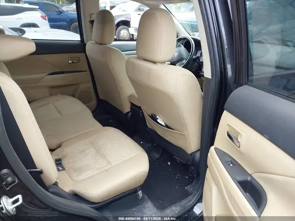 JA4AZ3A34HZ038255 2017 MITSUBISHI OUTLANDER - Image 8