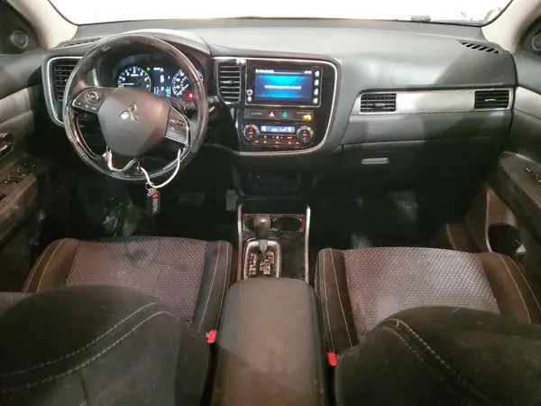 JA4AZ3A34HZ045190 2017 MITSUBISHI OUTLANDER - Image 8