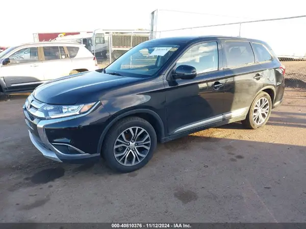 JA4AZ3A34HZ051202 2017 MITSUBISHI OUTLANDER - Image 2