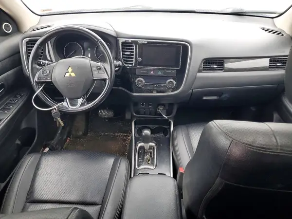 JA4AZ3A34HZ051281 2017 MITSUBISHI OUTLANDER - Image 8