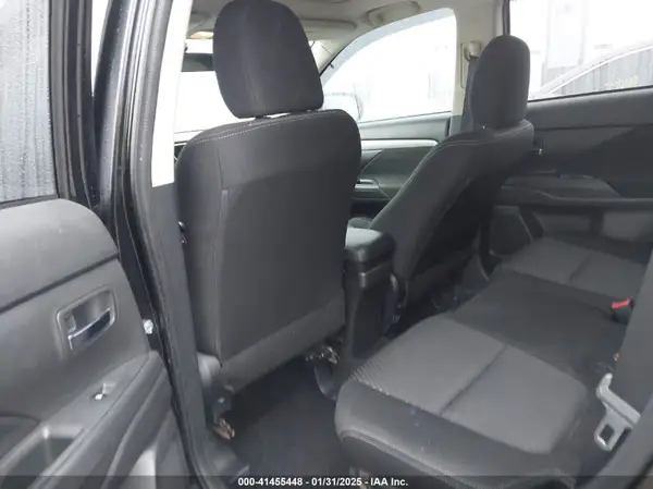 JA4AZ3A34HZ052611 2017 MITSUBISHI OUTLANDER - Image 8