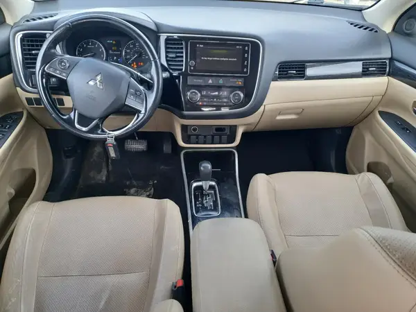 JA4AZ3A34HZ053824 2017 MITSUBISHI OUTLANDER - Image 8