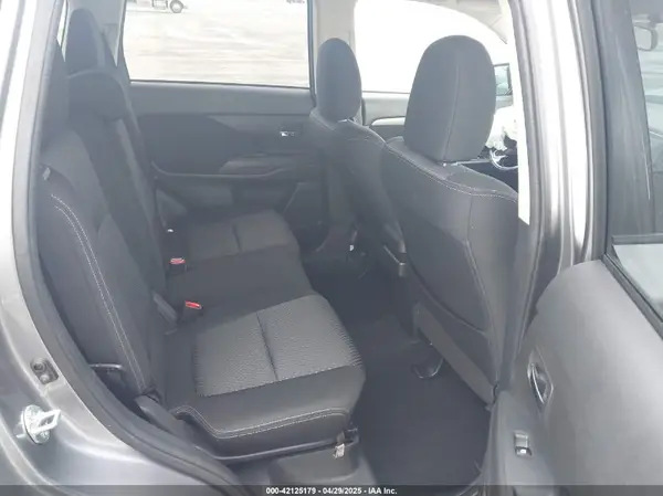 JA4AZ3A34HZ062894 2017 MITSUBISHI OUTLANDER - Image 8