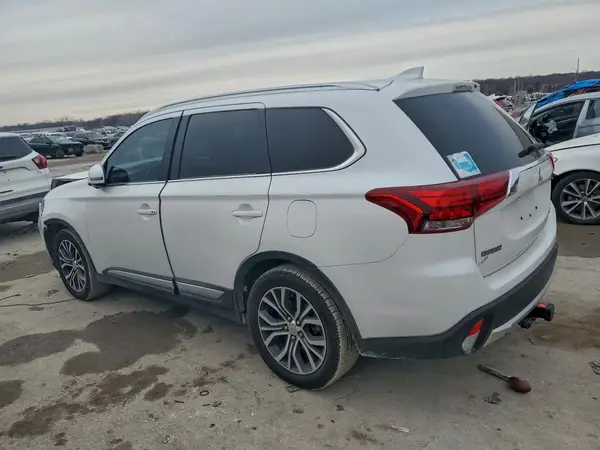 JA4AZ3A34HZ063219 2017 MITSUBISHI OUTLANDER - Image 2