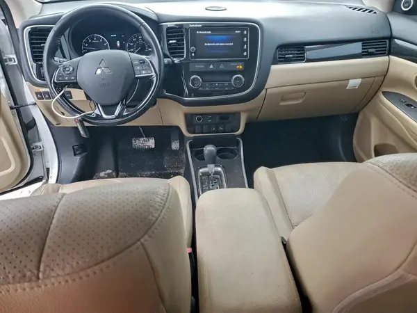 JA4AZ3A34HZ063219 2017 MITSUBISHI OUTLANDER - Image 8