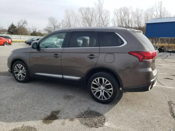 JA4AZ3A34HZ070736 2017 MITSUBISHI OUTLANDER - Image 2