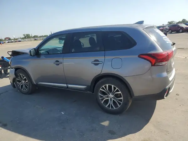 JA4AZ3A34JJ003445 2018 MITSUBISHI OUTLANDER - Image 2