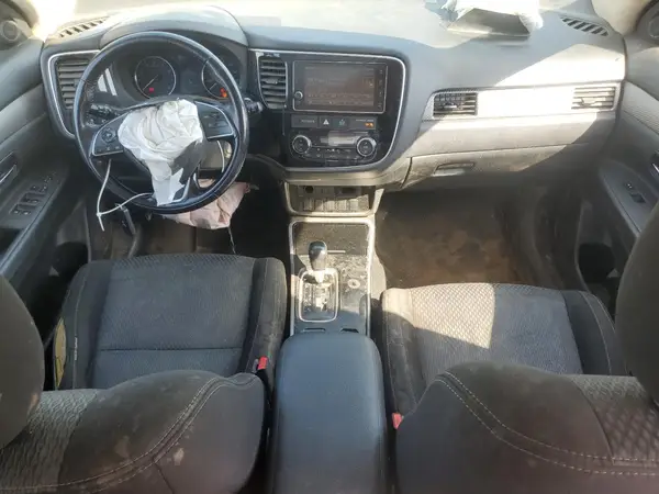 JA4AZ3A34JJ003445 2018 MITSUBISHI OUTLANDER - Image 8
