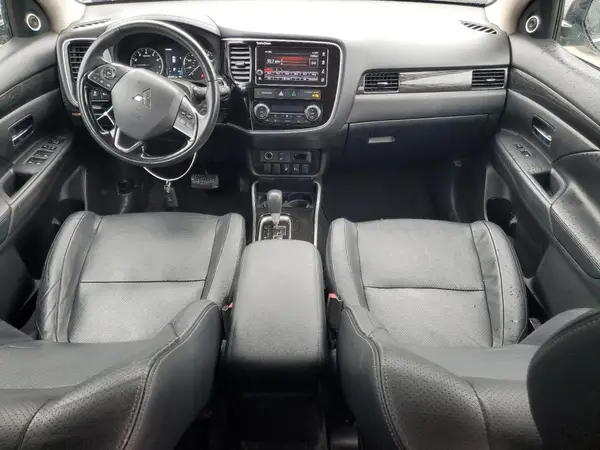 JA4AZ3A34JJ004627 2018 MITSUBISHI OUTLANDER - Image 8