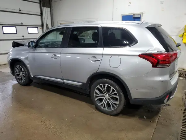 JA4AZ3A34JJ006152 2018 MITSUBISHI OUTLANDER - Image 2