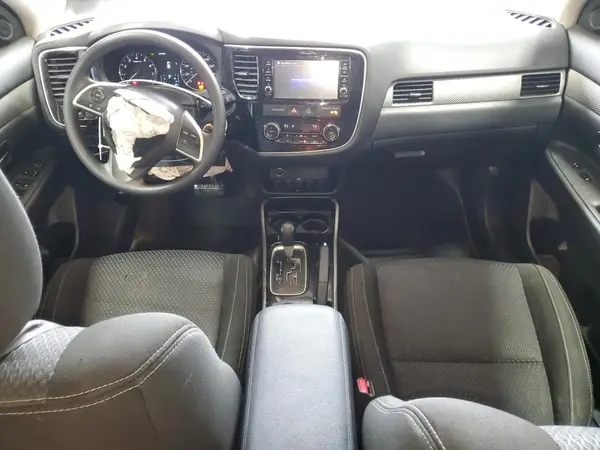 JA4AZ3A34JJ006152 2018 MITSUBISHI OUTLANDER - Image 8