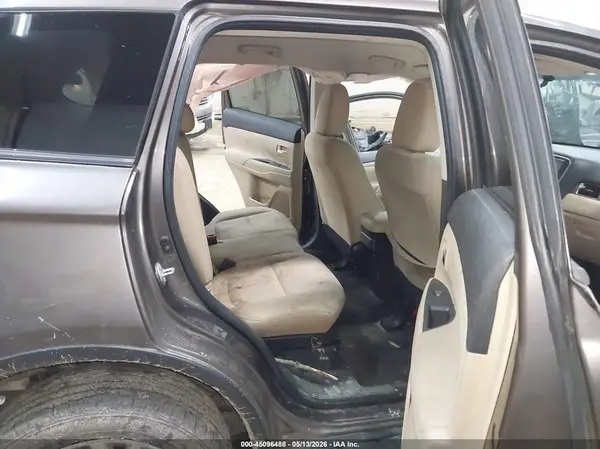 JA4AZ3A34JZ013572 2018 MITSUBISHI OUTLANDER - Image 8