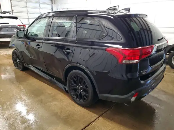 JA4AZ3A34JZ018982 2018 MITSUBISHI OUTLANDER - Image 2