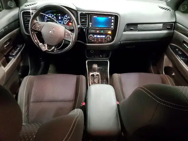 JA4AZ3A34JZ018982 2018 MITSUBISHI OUTLANDER - Image 8