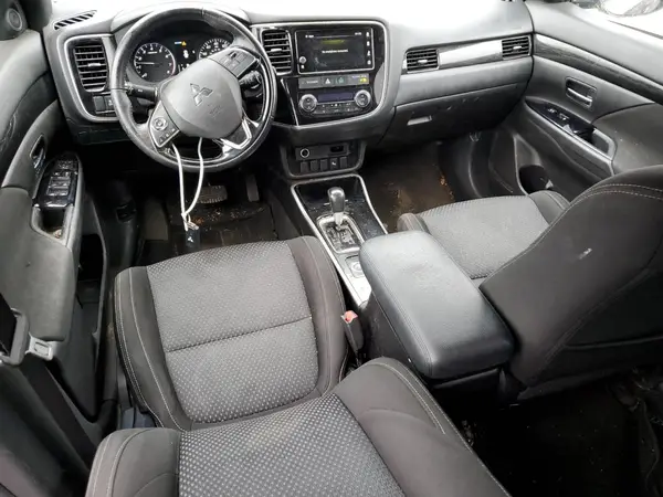 JA4AZ3A34JZ021493 2018 MITSUBISHI OUTLANDER - Image 8