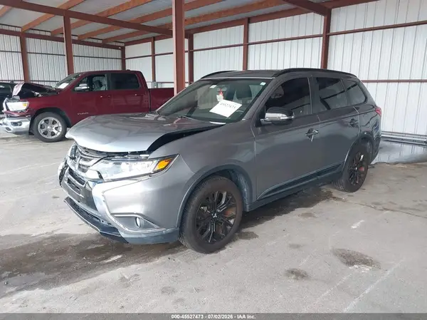 JA4AZ3A34JZ022109 2018 MITSUBISHI OUTLANDER - Image 2