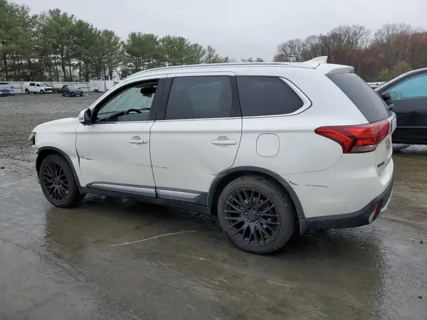 JA4AZ3A34JZ049245 2018 MITSUBISHI OUTLANDER - Image 2